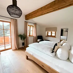  Ferienhaus Pur - Doppelhaushälfte Im Idyllischen